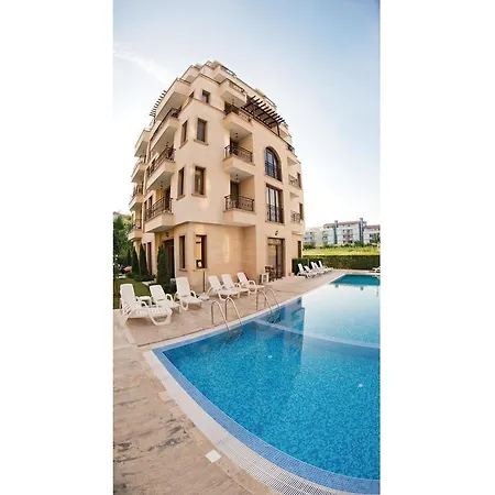 Апартамент Two-bedroom In Nesebar